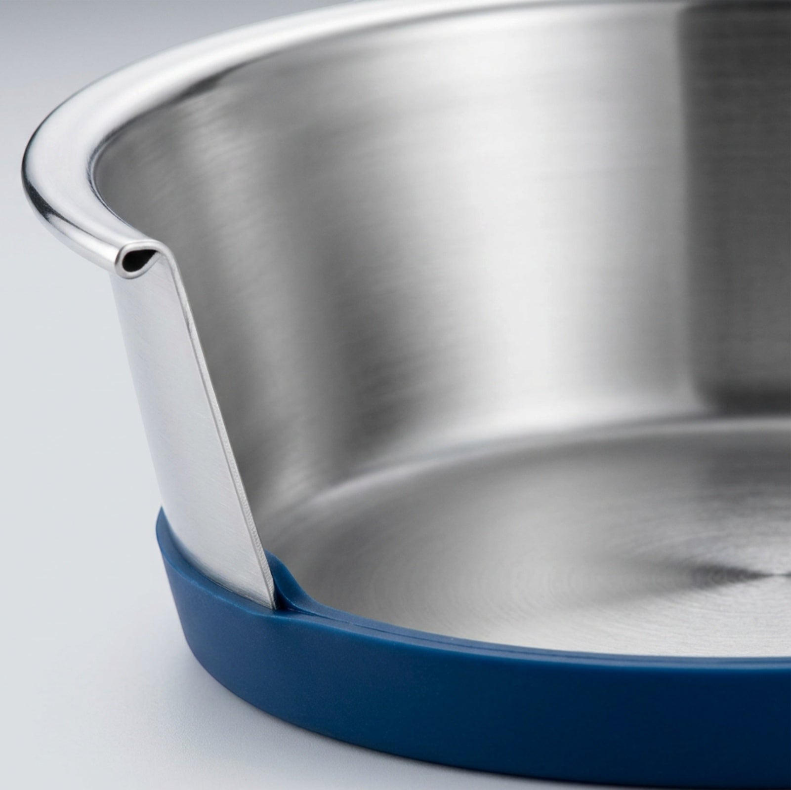 Lmnzk Rimhold Stainless Steel Pet Bowl Silicone Base 32 oz Deep Blue - Detail view